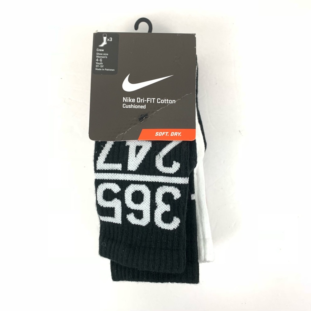 Nike Dri-Fit Crew Socks 3 Pk Small Womens or Youth
